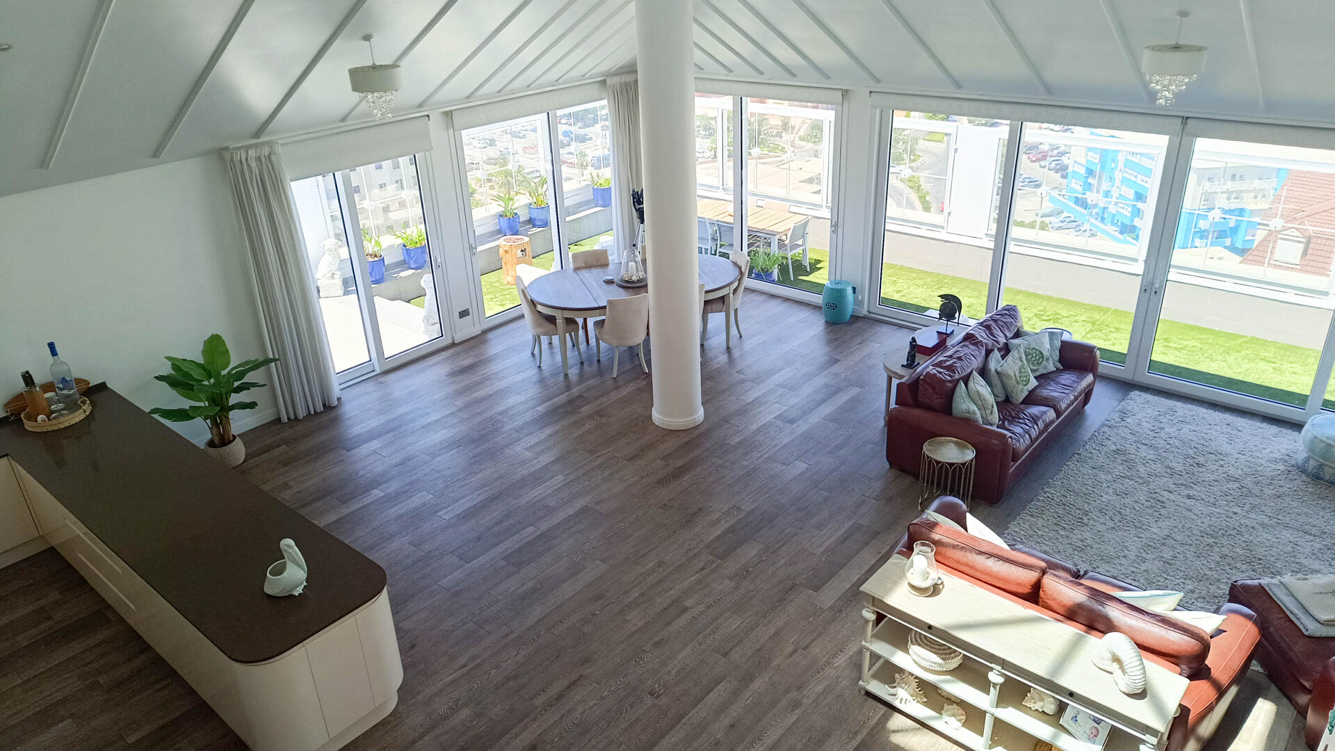 REF: SALE201 – Penthouse – Eurotowers